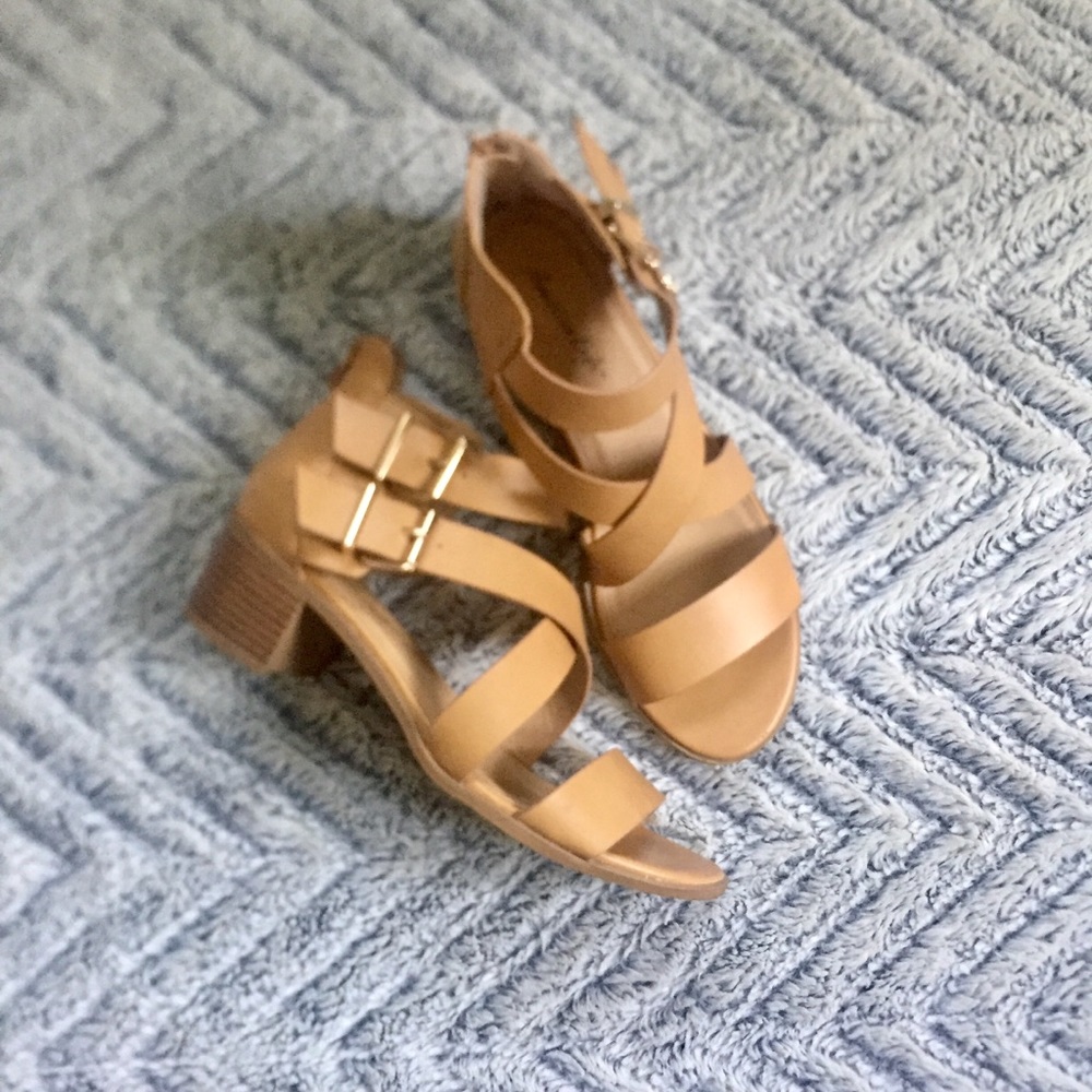 American Eagle Outfitters Block Heel Sandals Sz8.5